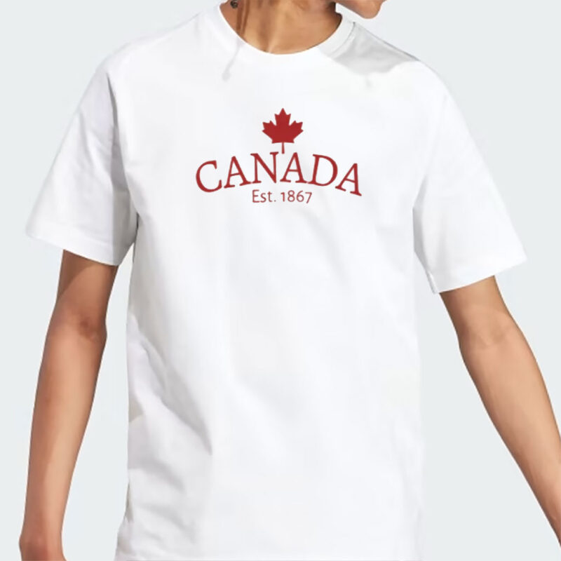 Canada Est. 1867 with small Maple Leaf, Canada Classic T-Shirt